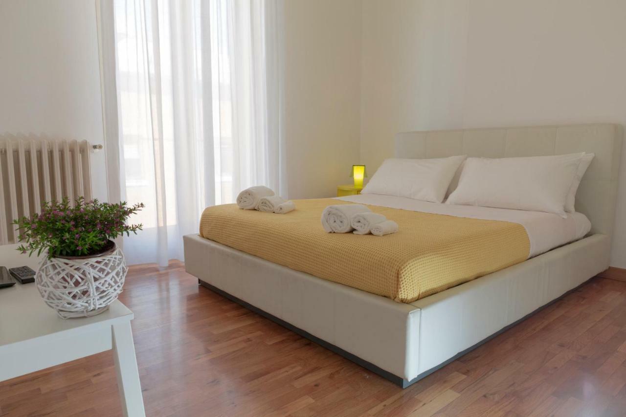 La Casa Di Abbi Apartment เลชเช ภายนอก รูปภาพ