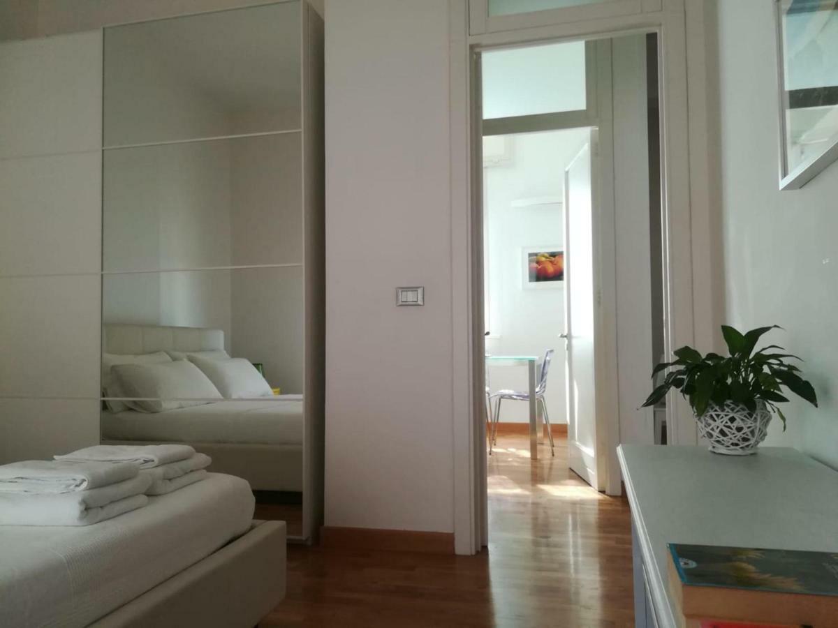 La Casa Di Abbi Apartment เลชเช ภายนอก รูปภาพ