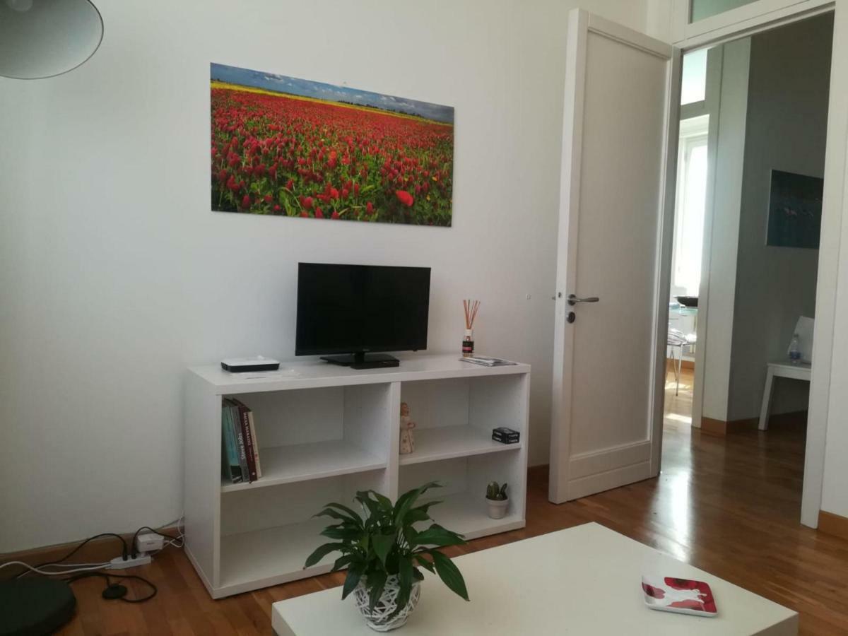 La Casa Di Abbi Apartment เลชเช ภายนอก รูปภาพ