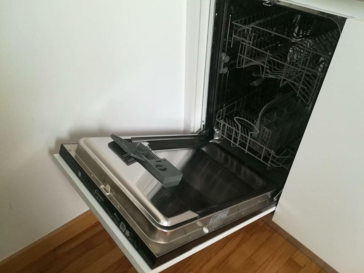 La Casa Di Abbi Apartment เลชเช ภายนอก รูปภาพ